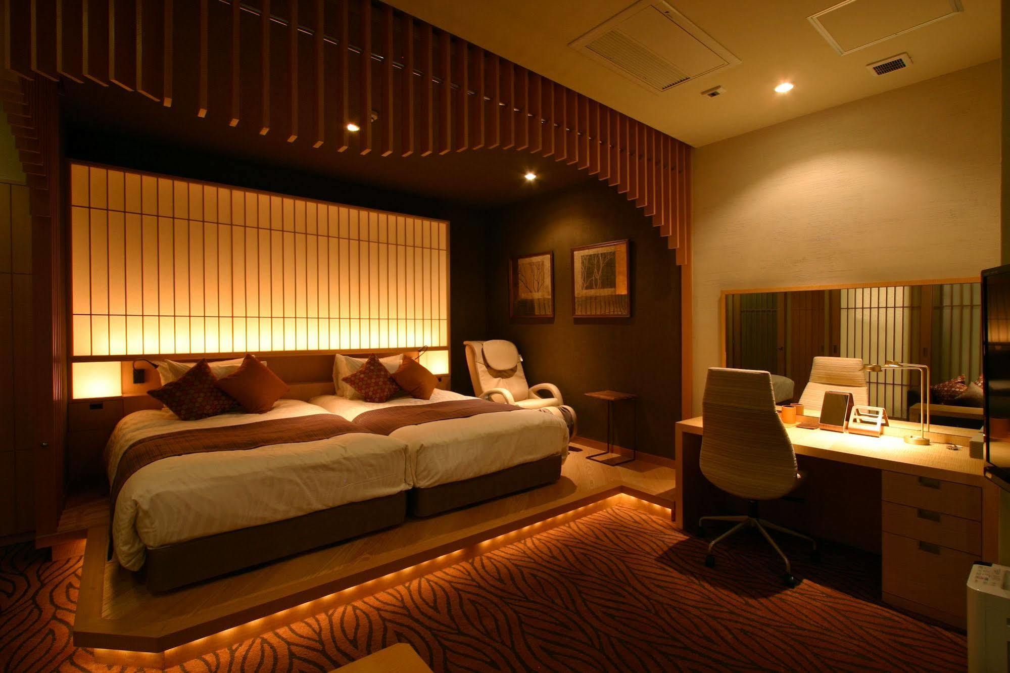 Hotel Coco Grand Takasaki Exterior foto